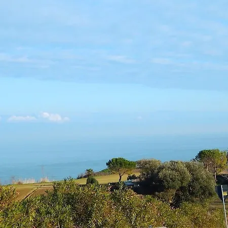 N109 A Schiera Con Giardino E Vista Mare 누마나